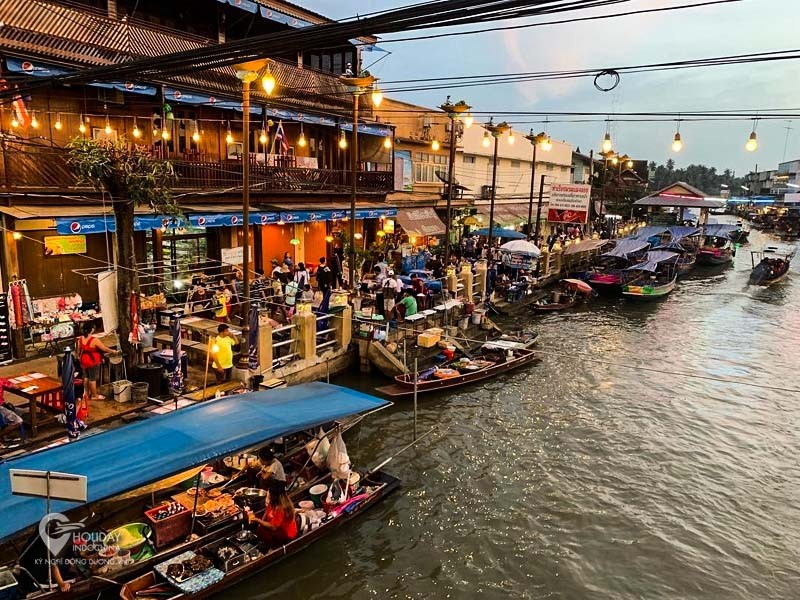 Chợ nổi Amphawa